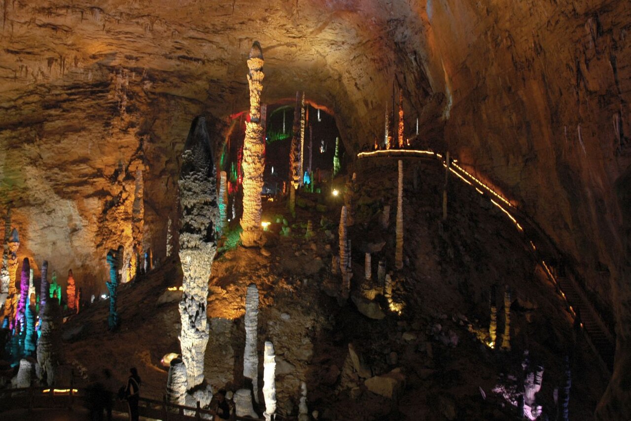The karst formations inside Huanglong Cave, Zhangjiajie